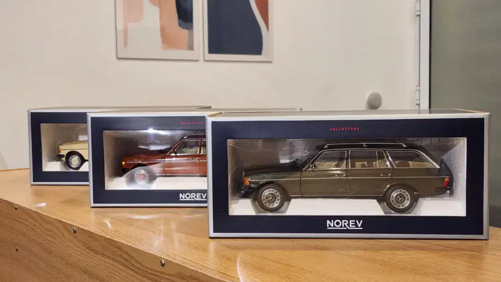 Koleksi Langka Mercedes-Benz S123 Norev 1:18 3 Varian Red Green Taxi