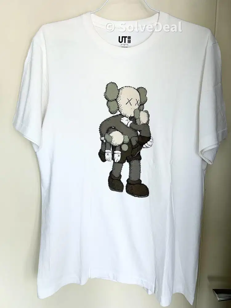 Kaos Uniqlo Kaws Clean Slate White Graphic Tee Original UT Collection