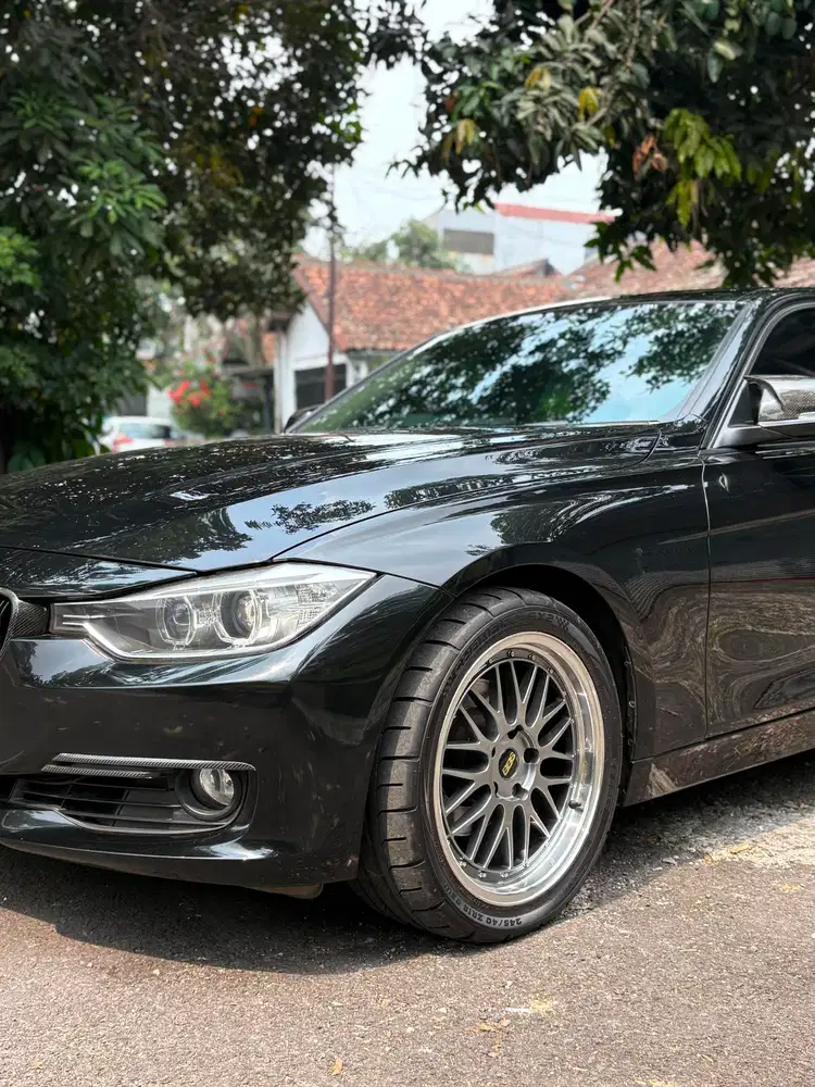 BMW 320i 2015 Bensin