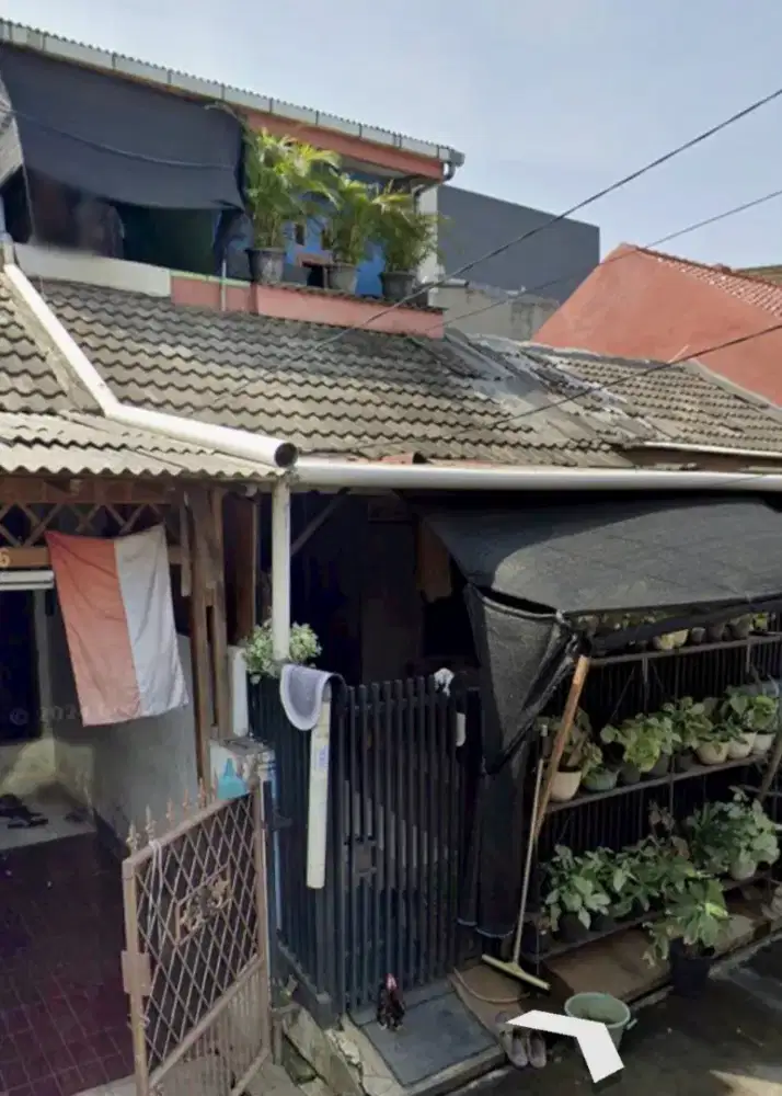 Asisten rumah tangga komplek maharta