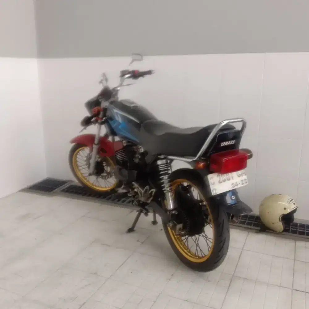 Yamaha RX 100 modif KING