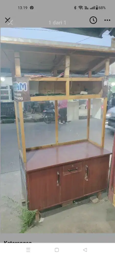 Gerobak dan lemari kompor gas tabung