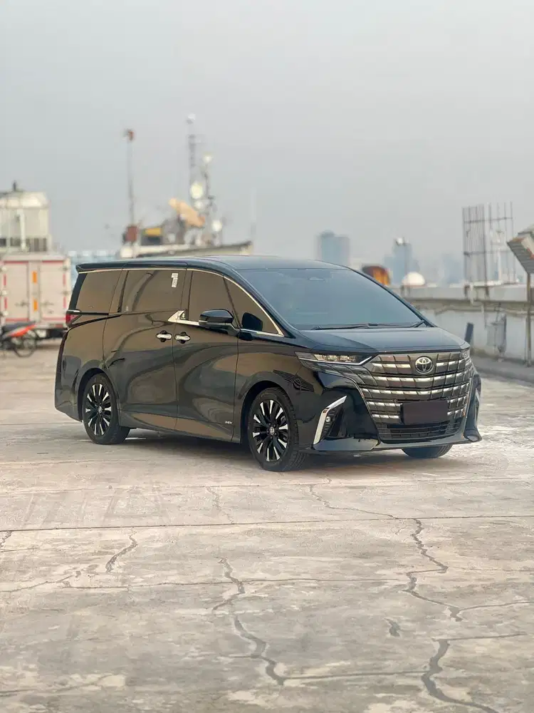 Toyota Alphard Hev hybrid 2024