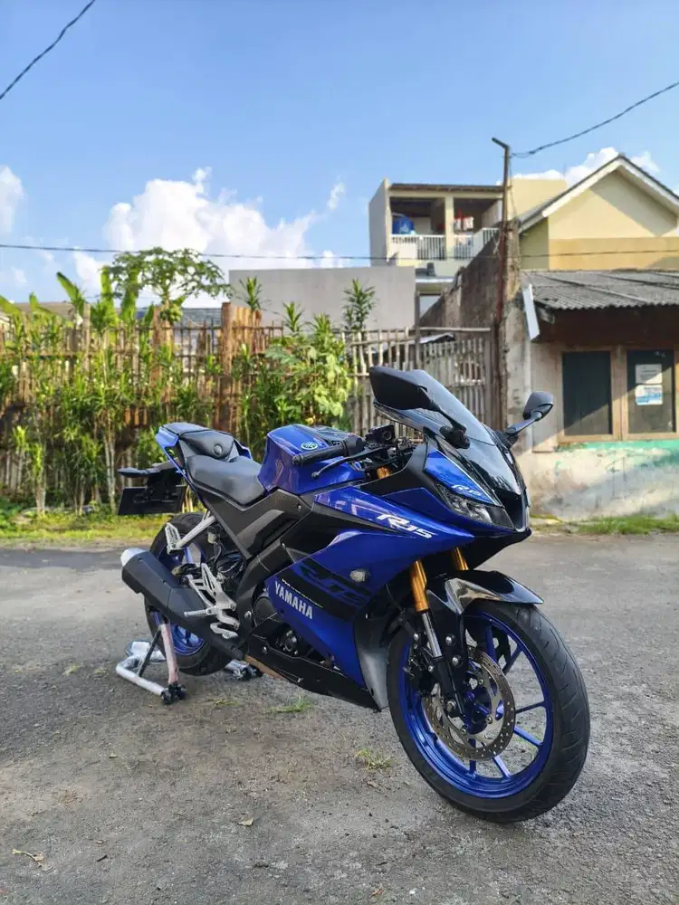 Yamaha R15 V3 2020 KM 19rb perak Mulus Sehat Standar