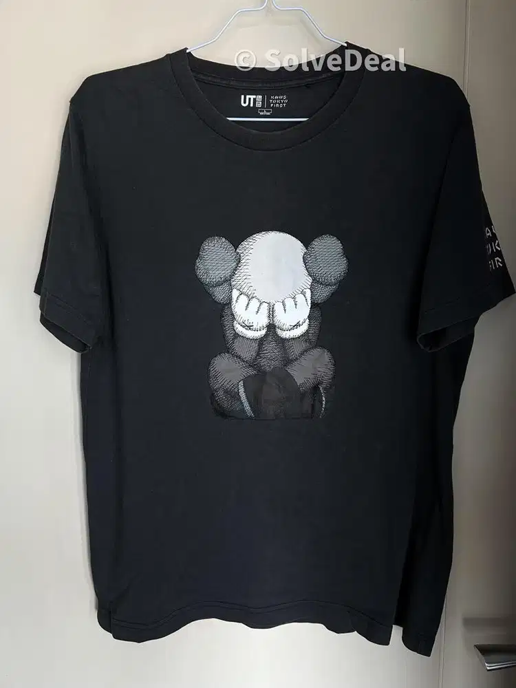 Kaos Uniqlo Kaws Tokyo First Japan Gray Graphic Tee Original