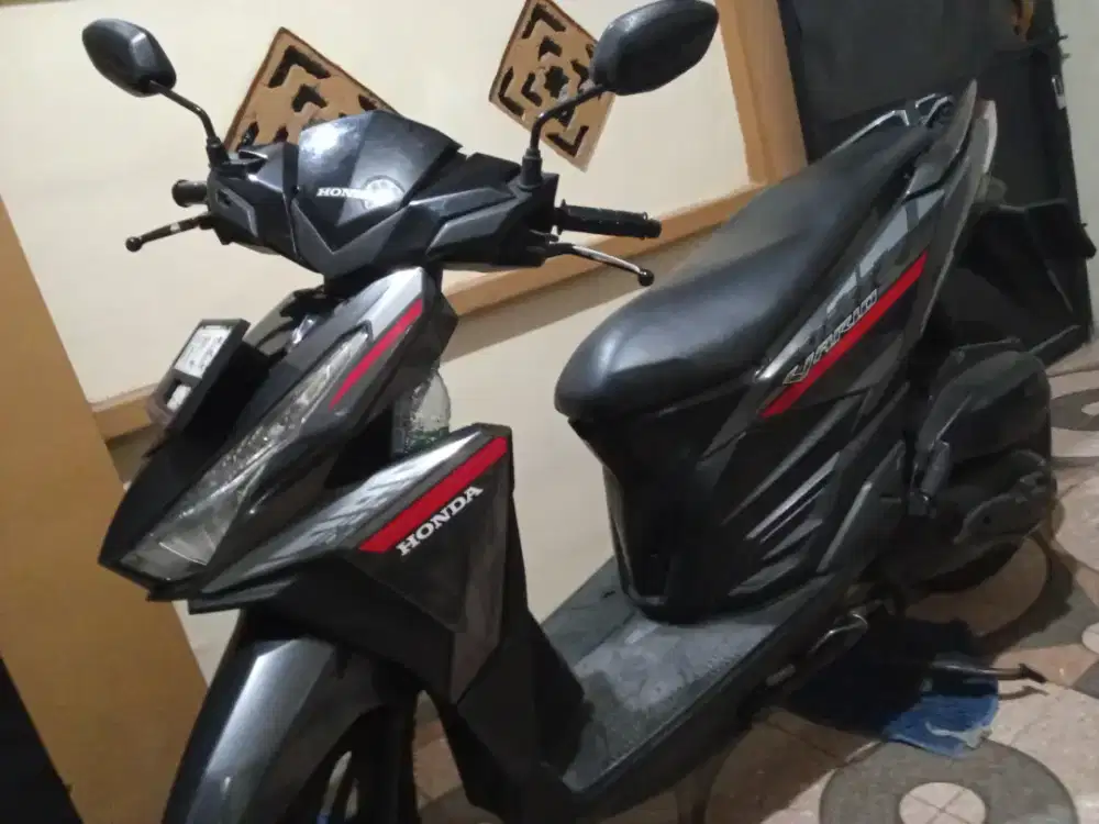 Vario 125 Tahun 2018 warna hitam