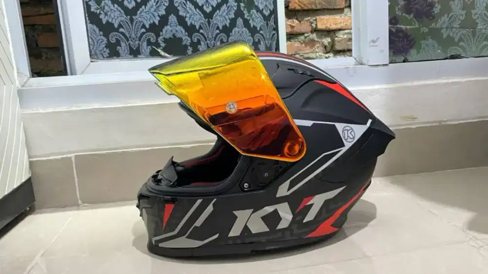 Dijual Helm KYT Full Face Size L