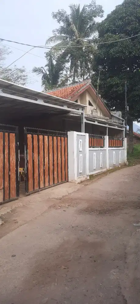 Jual Rumah Pinggir Jalan.
