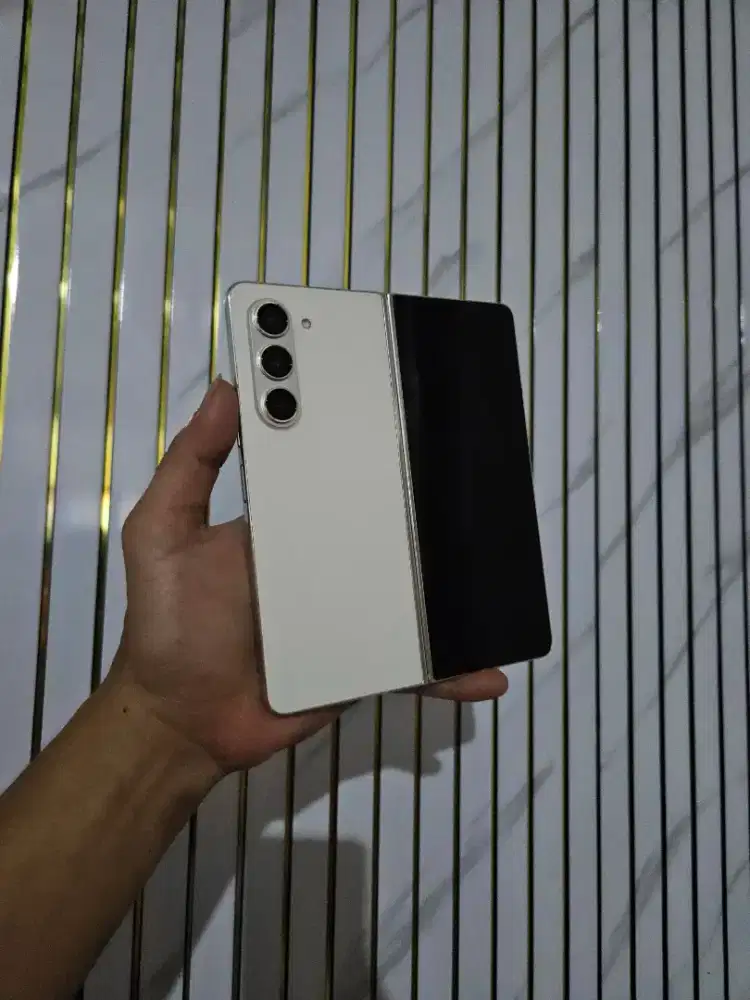 Samsung Z Fold 5 256Gb Cream Resmi Sein (-layar dalam)