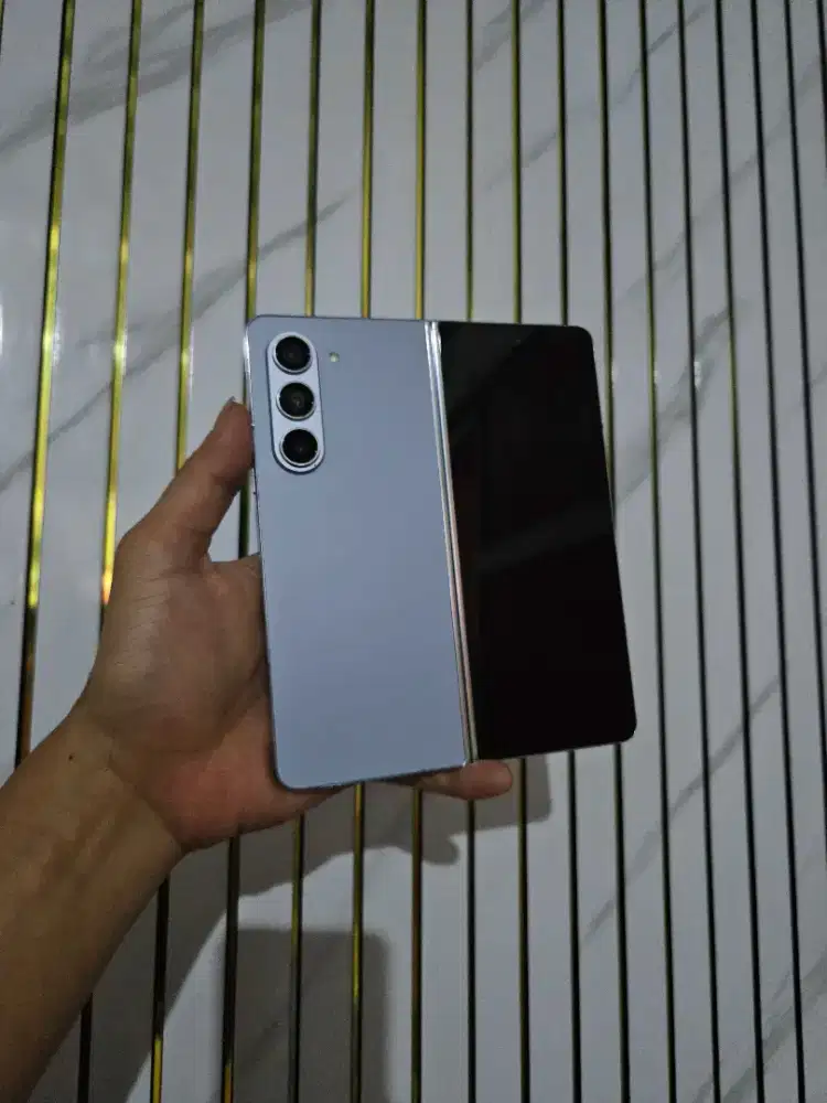 Samsung Z Fold 5 256Gb Icy Blue Resmi Sein (-layar dalam)