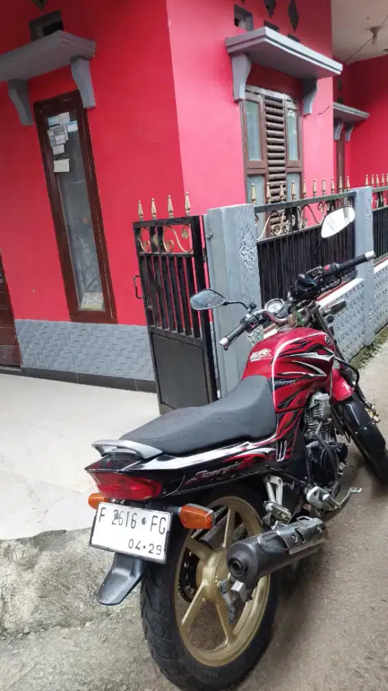 Yamaha Scorpio 2007 warna Merah corak