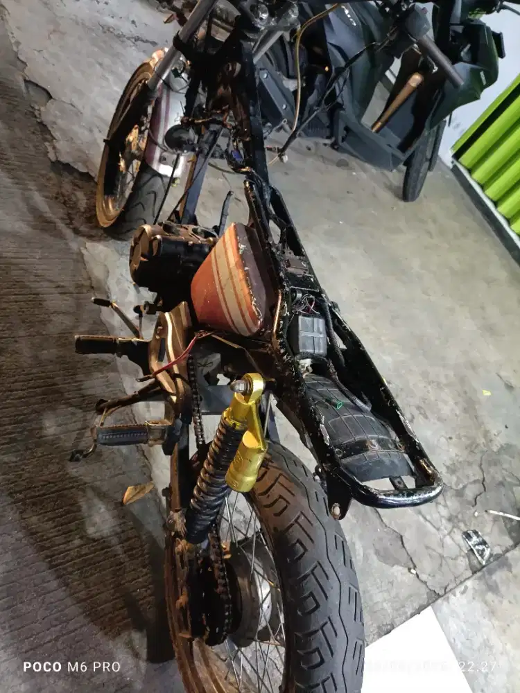 bajaj 135 ls  mesin standar
