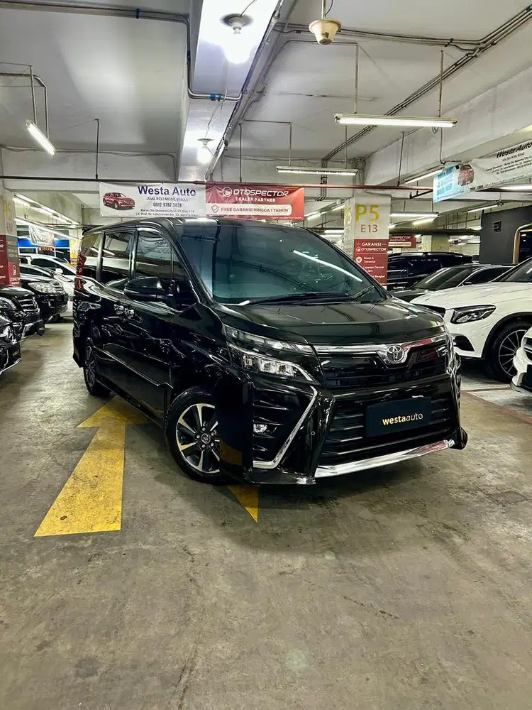 Toyota Voxy 2.0 AT 2017 Terawat 2018
