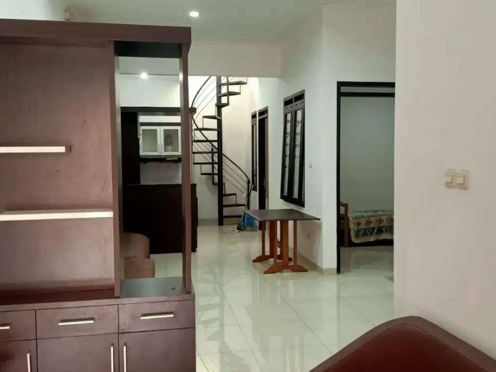 Rumah Full Furnished Singgasana Pradana