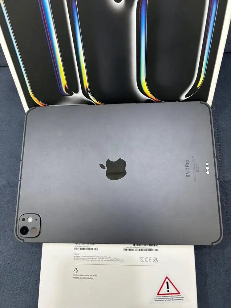 IPAD Pro M4 11-inch , Space Black , 256GB WiFi + Cell IBox