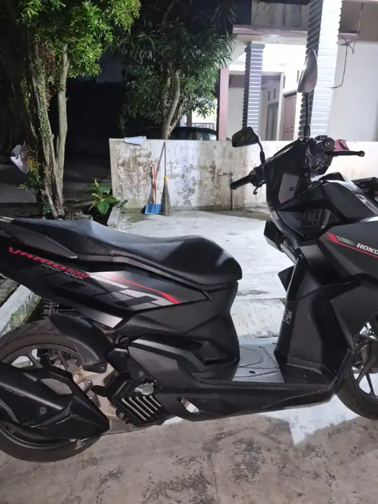 Jual vario 160 km 7000 harga 23,5jt baru 1 tahun jarang di pakai
