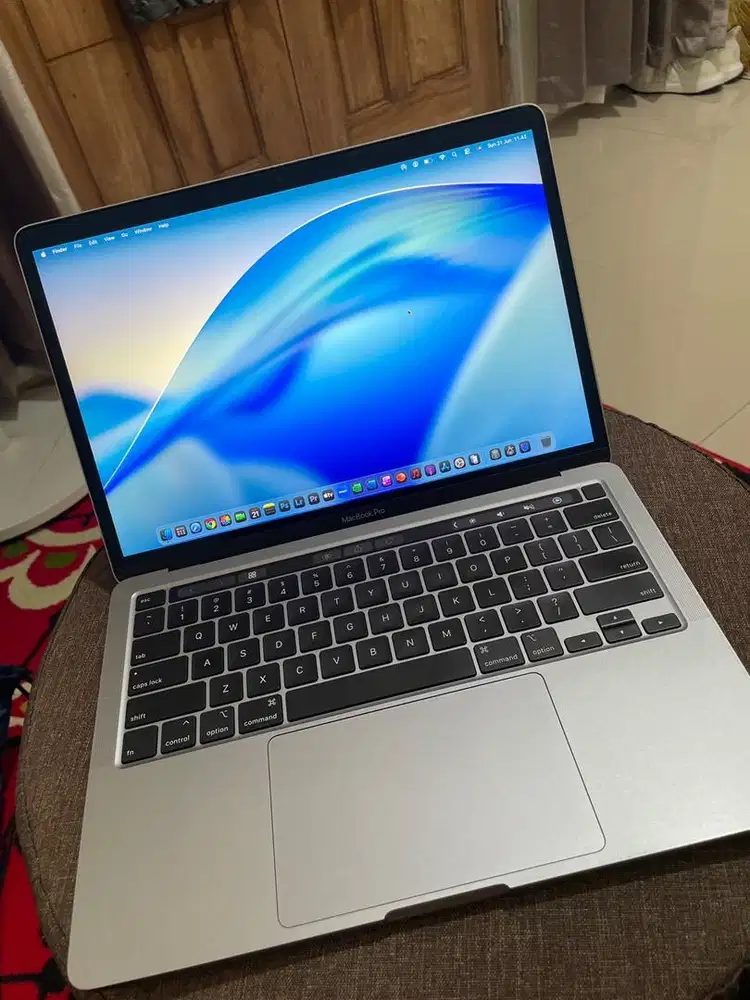 MacBook Pro 2020 13 core i5 16/512Gb
