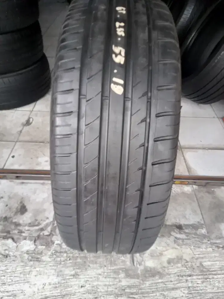 Ban 235 45 R19 Continental 1pcs dan 225 60 R18 Dunlop 1pcs