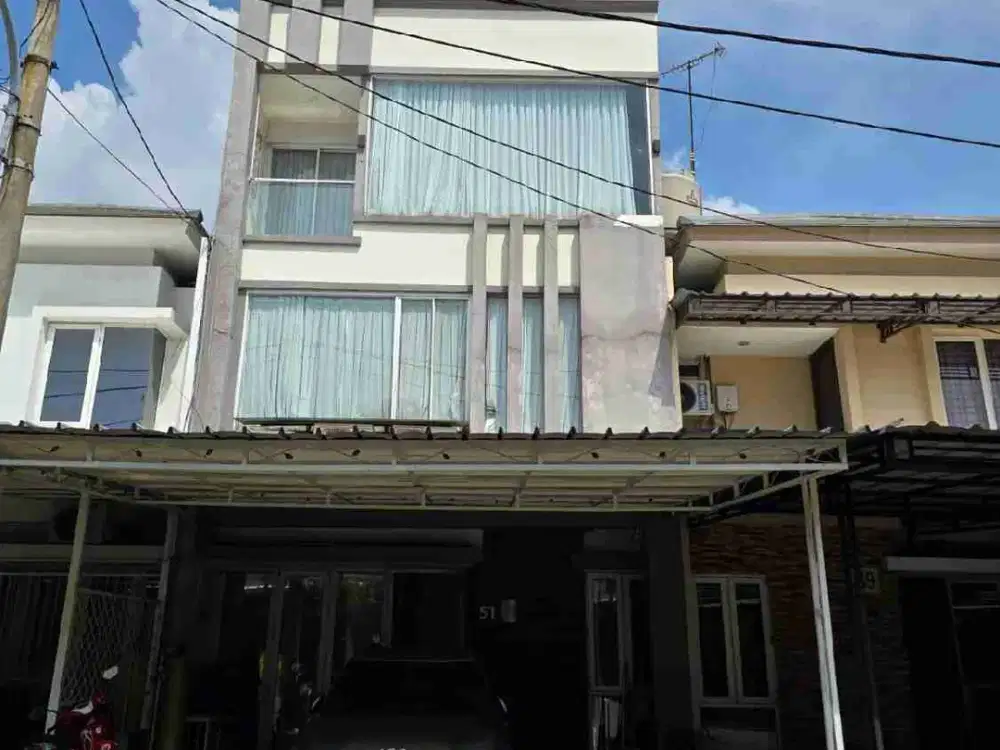Dijual Cepat Rumah Furnished 3 Lantai di Greencourt Cengkareng
