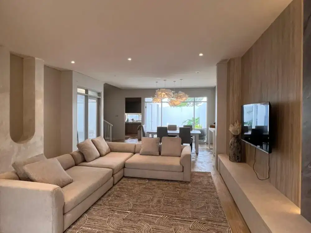 Rumah Cantik Full Furnished di Setiabudi Regency Bandung