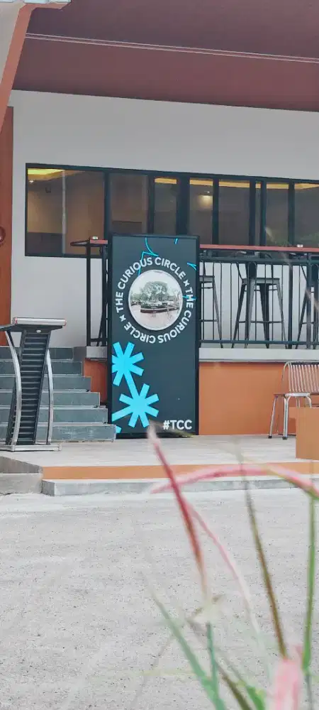 Dicari jasa design interior coffee shop yg estetik di Cirebon.