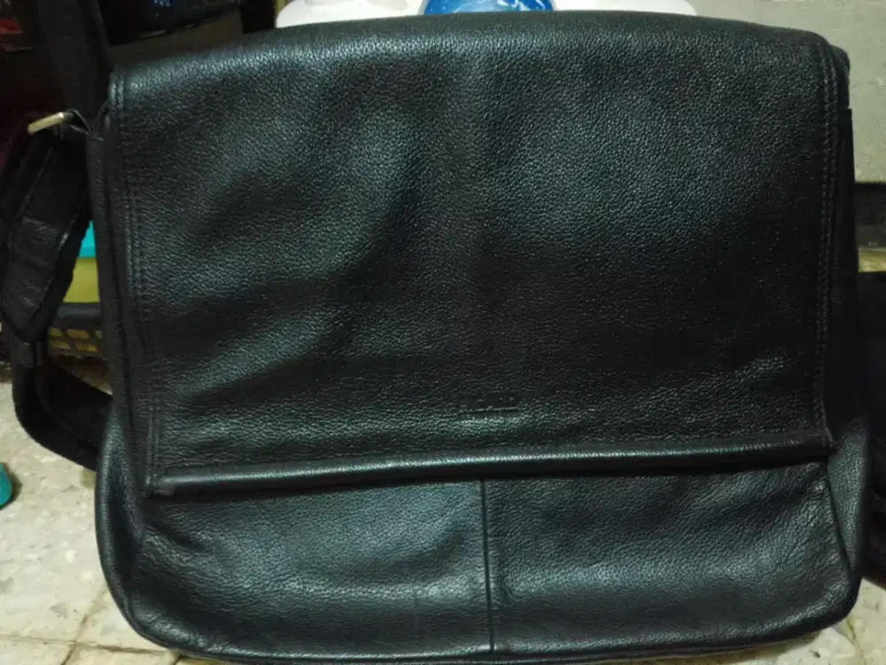 Tas laptop/ tas kerja picard kulit asli masih bagus