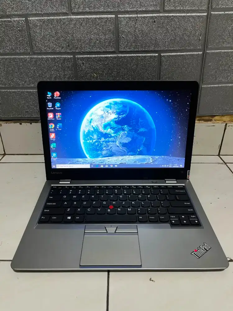 Di jual laptop Lenovo Thinkpad S2 intel core i5 gen6 (ram 8/ ssd 256)