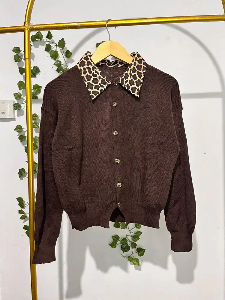Cardi rajut kerah leo mahogany