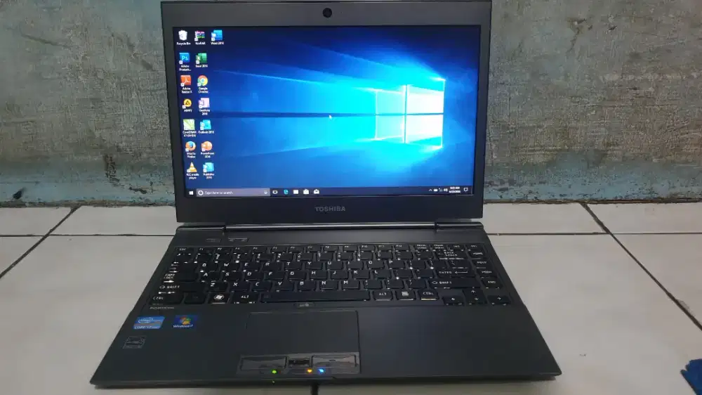 Laptop Toshiba Portege Corei7 Ssd Ram8gb SuperSlim Siap pakai