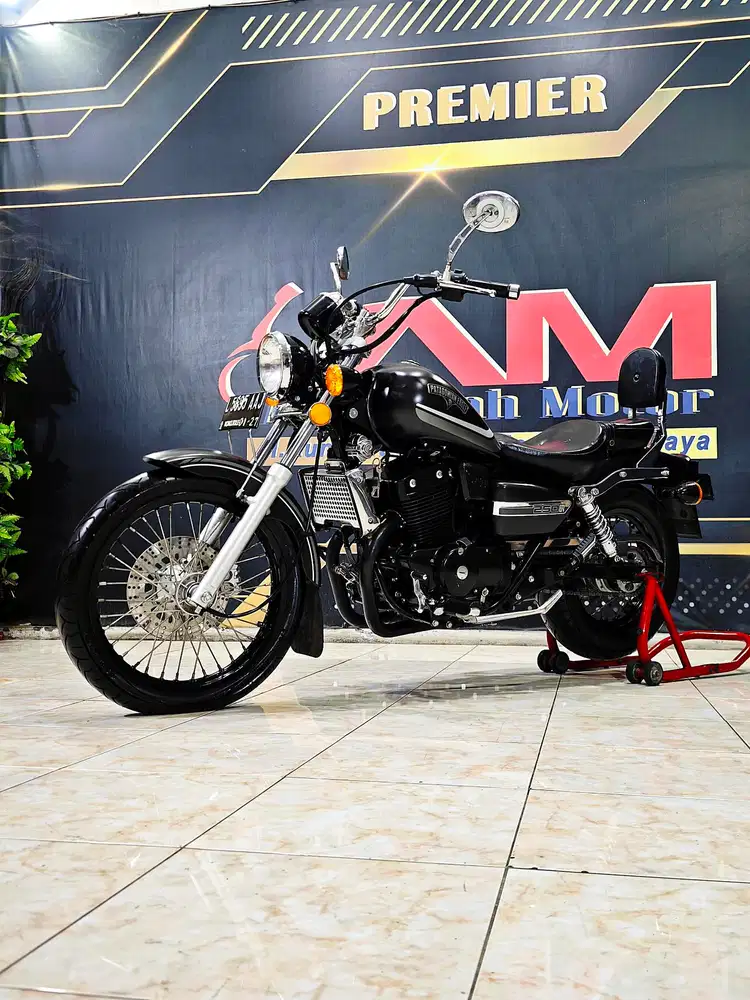 Benelli PE 250cc 2cilider.cruiser black odo.3rb.Anugerah motor rungkut
