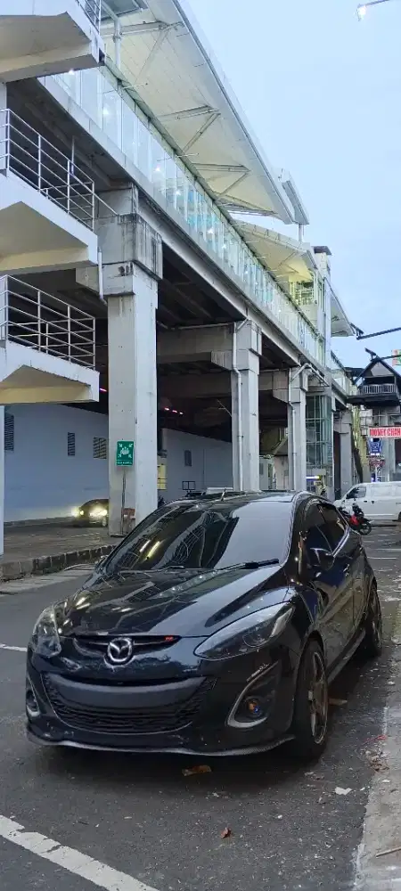Mazda 2 RZ 2013