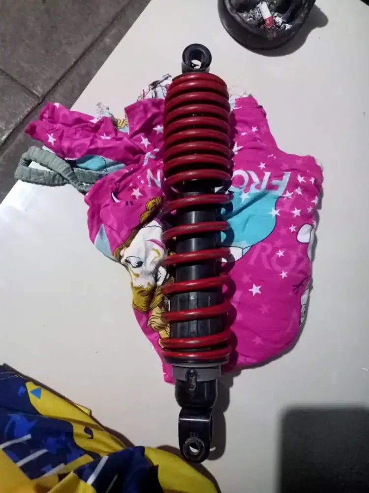 Shockbreaker belakang xride old