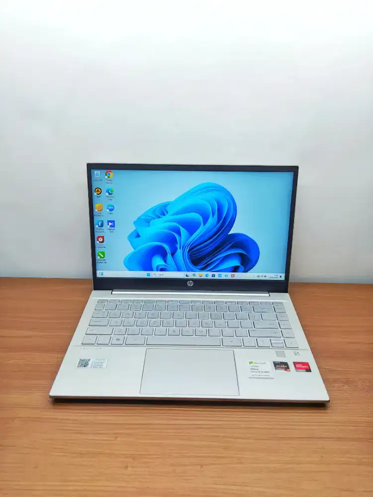 HP Pavilion 14 AMD Ryzen 5 5500U RAM 16GB SSD 512GB Backlit keyboard