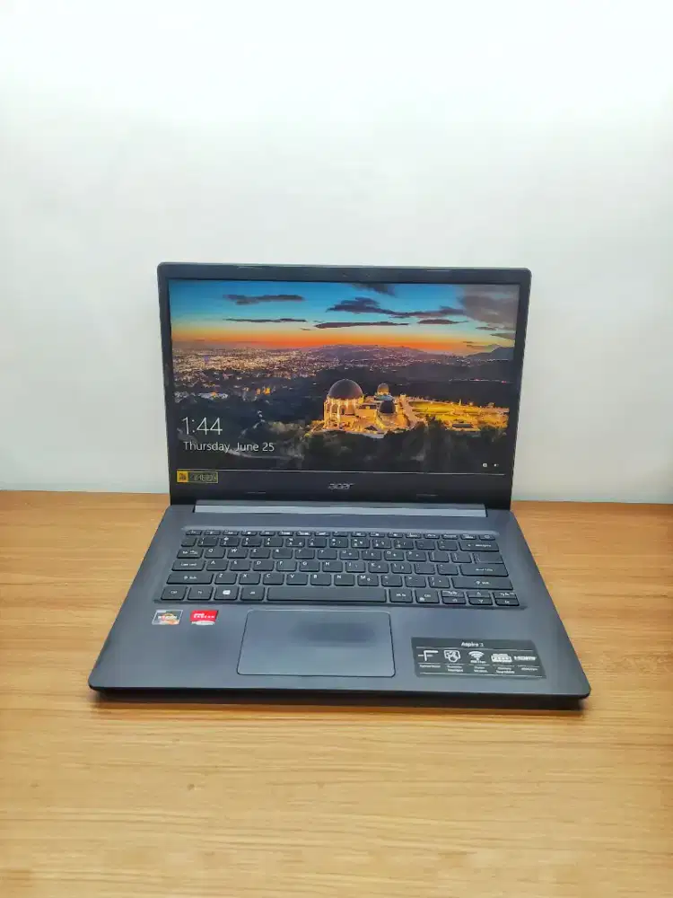 ACER Aspire 3 A314-22 AMD Ryzen 3 3250U VGA Radeon RAM 8GB SSD 256GB