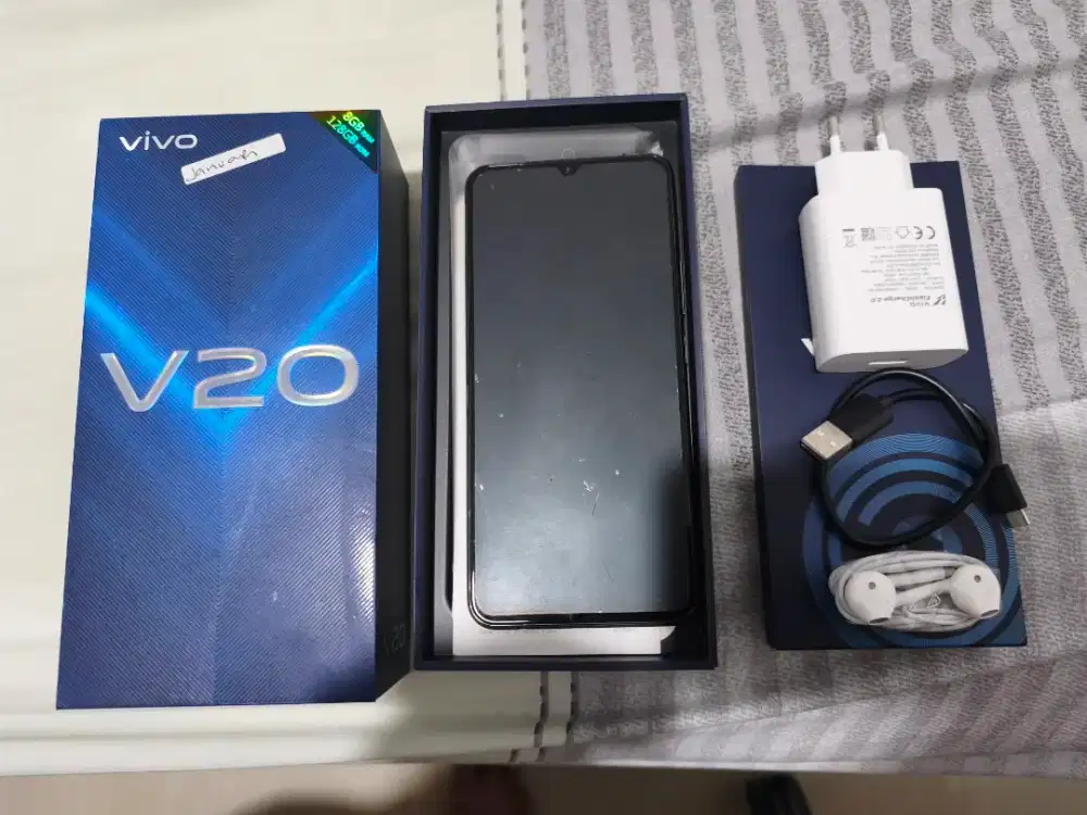 Vivo V20 8/128gb 2nd kondisi Fullset