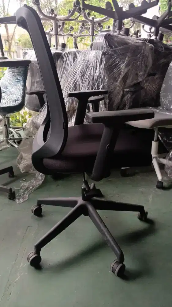 Kursi kantor merk informa