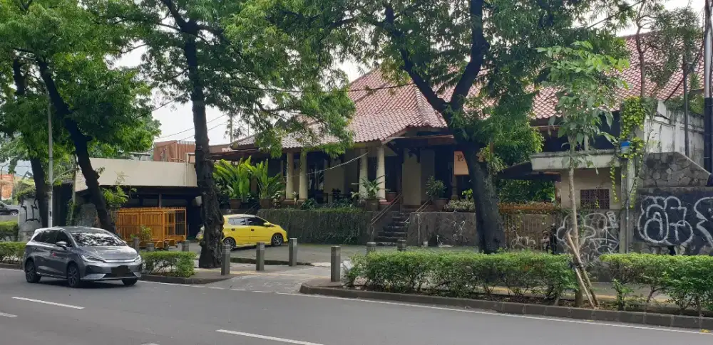 Rumah/Resto Kemang Raya