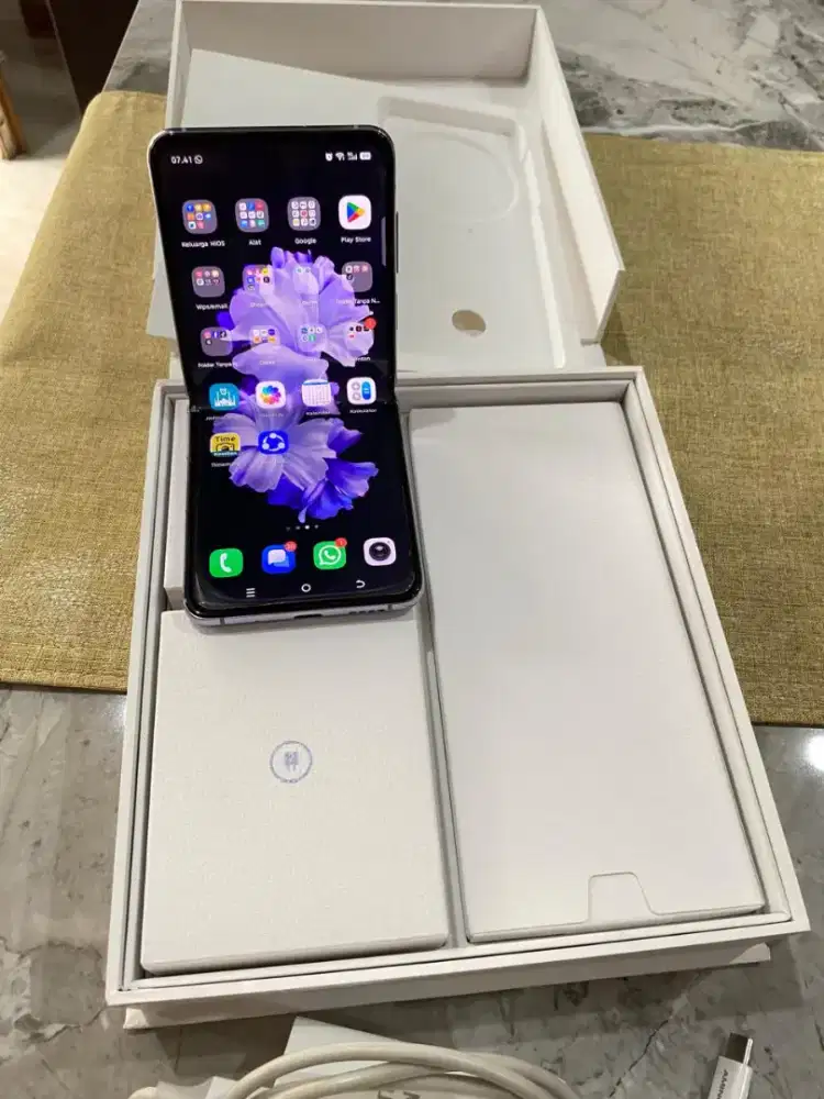 Phantom v flip 5G