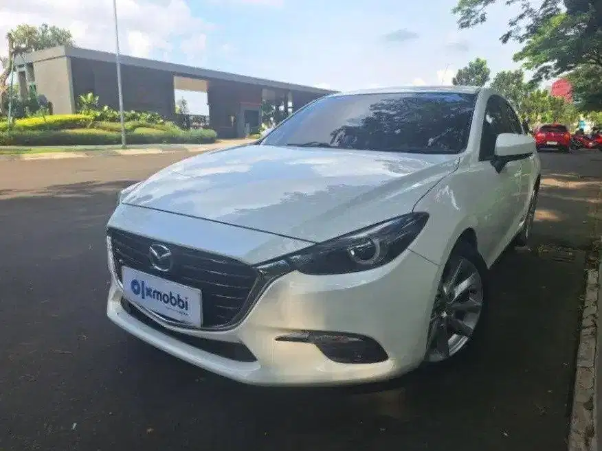 TDP 1 JUTA Mazda 3 2.0 Bensin-AT 2018 Putih C3JFF