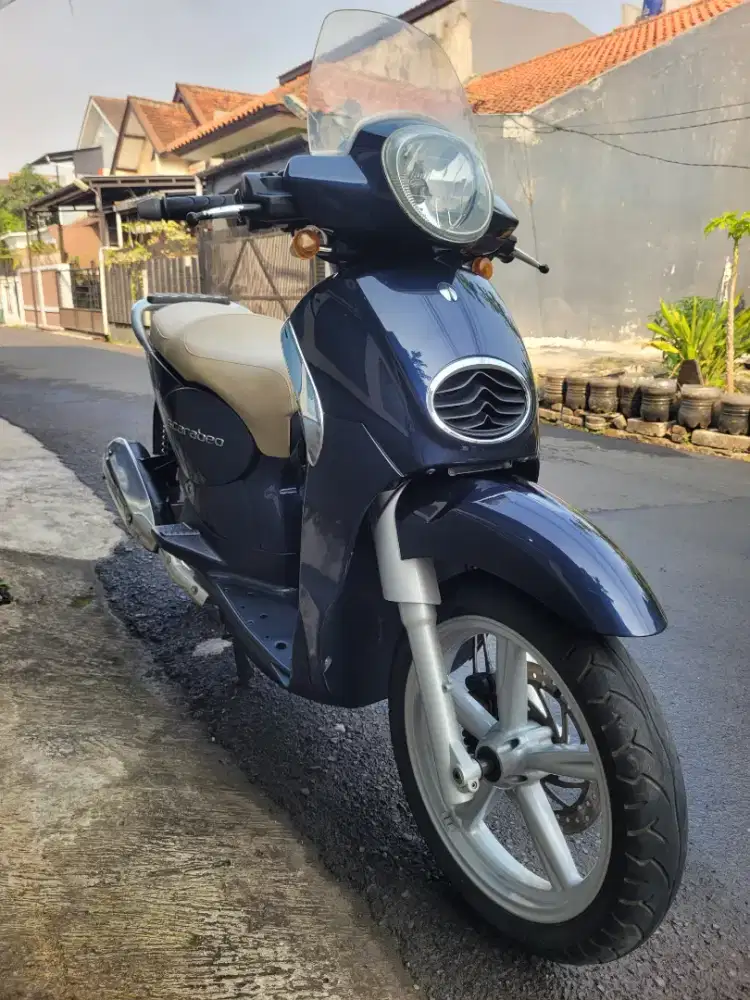 Aprilia Scarabeo 200 i.e 2011 - bukanvespanmaxpcxxmaxvesmet