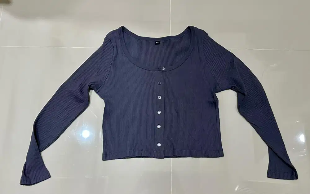 Top lengan panjang uniqlo