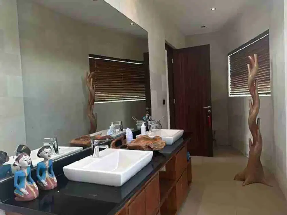 Villa Mewah View Sawah Batu Bolong Canggu 7 Kamar - Thumbnail 9