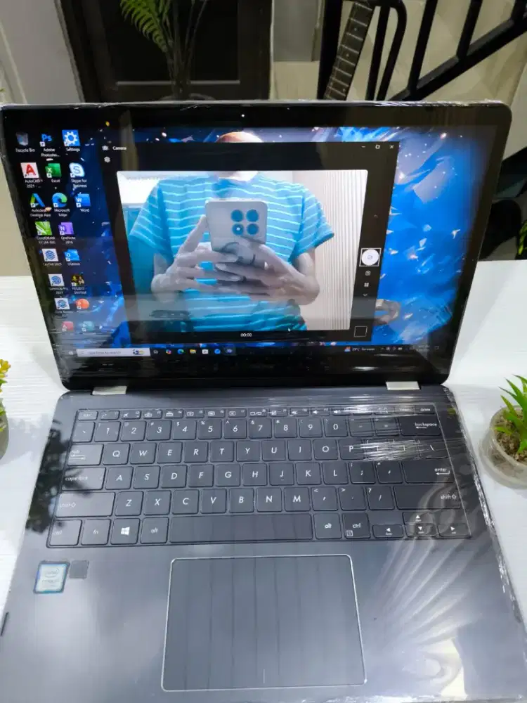 ASUS ZENBOOK UX370UAR