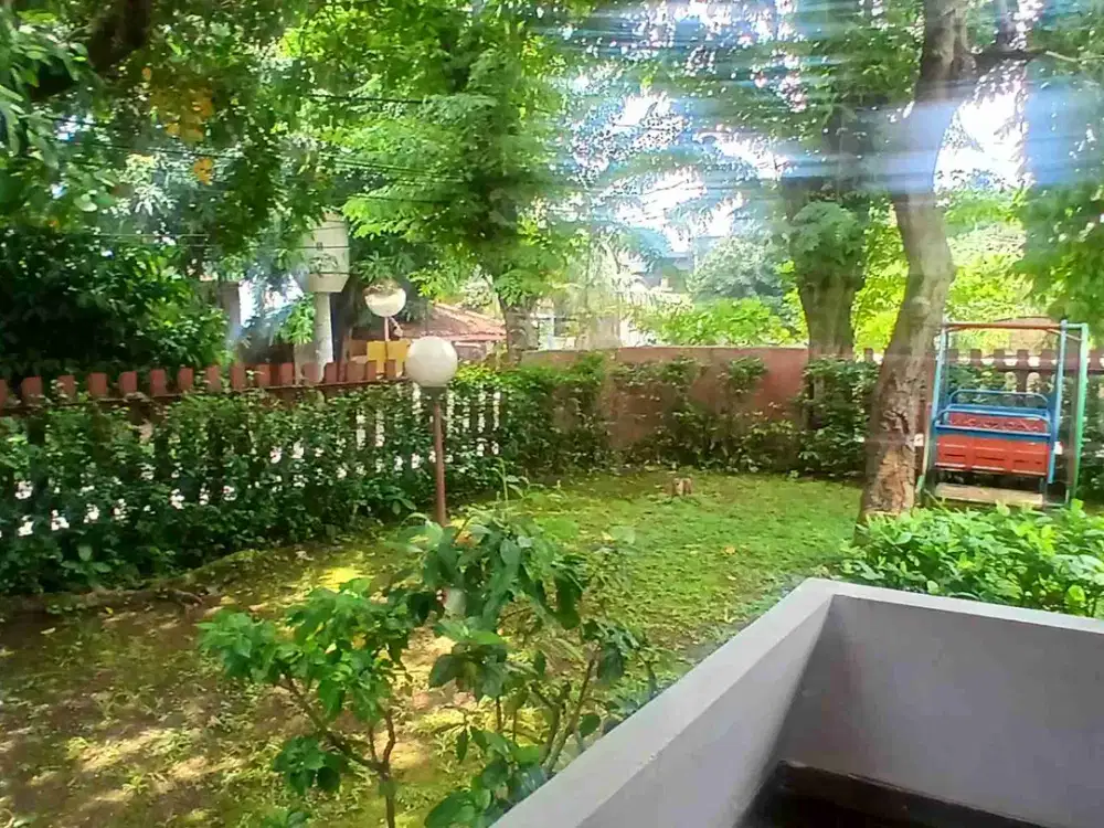 Dijual Rumah Megah Dengan Bangunan Kokoh Dan Terawat Dalam Komplek Perumahan Di Duren Sawit. Jakarta Timur