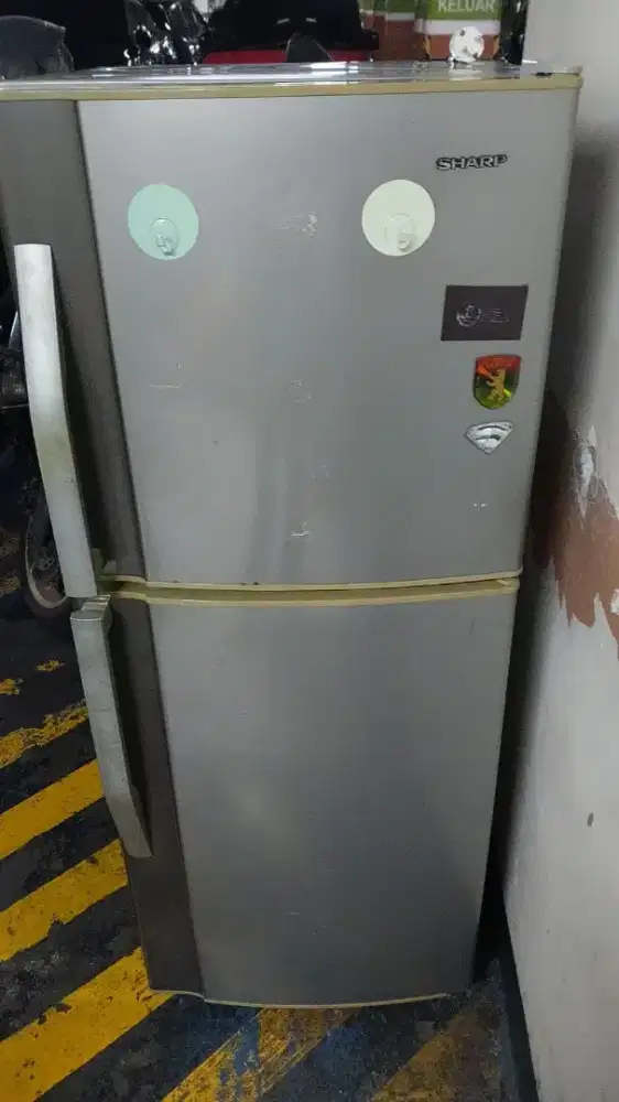 Kulkas mulus 2 pintu siap pakai ya