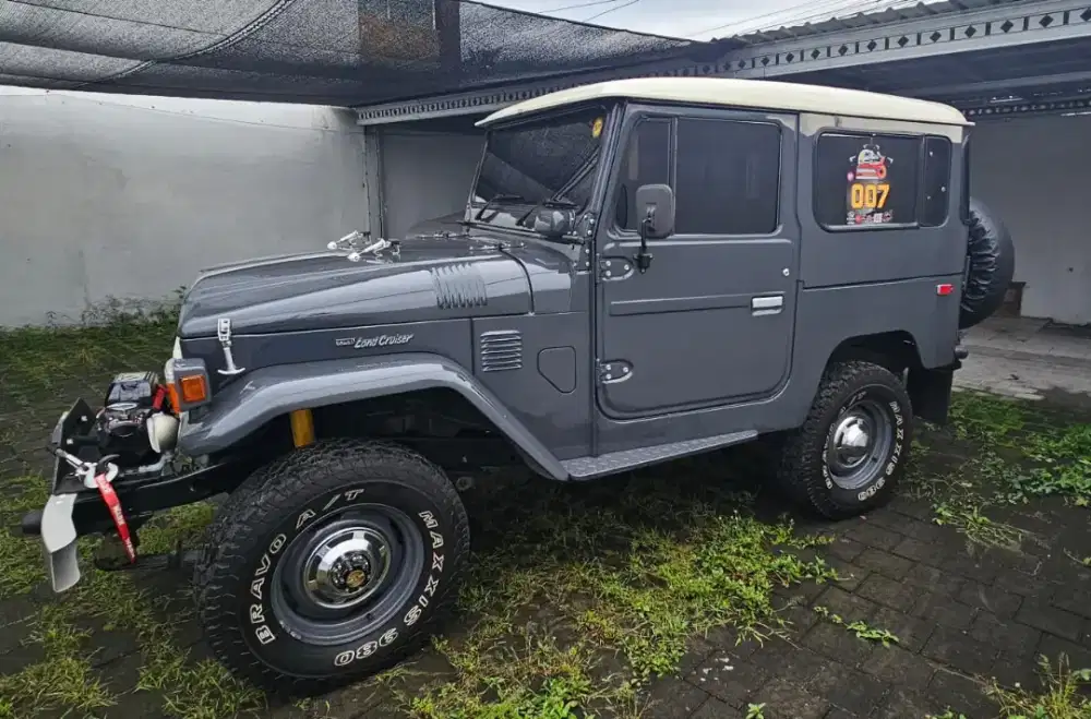 Land Cruiser Hardtop FJ40 tahun 1981