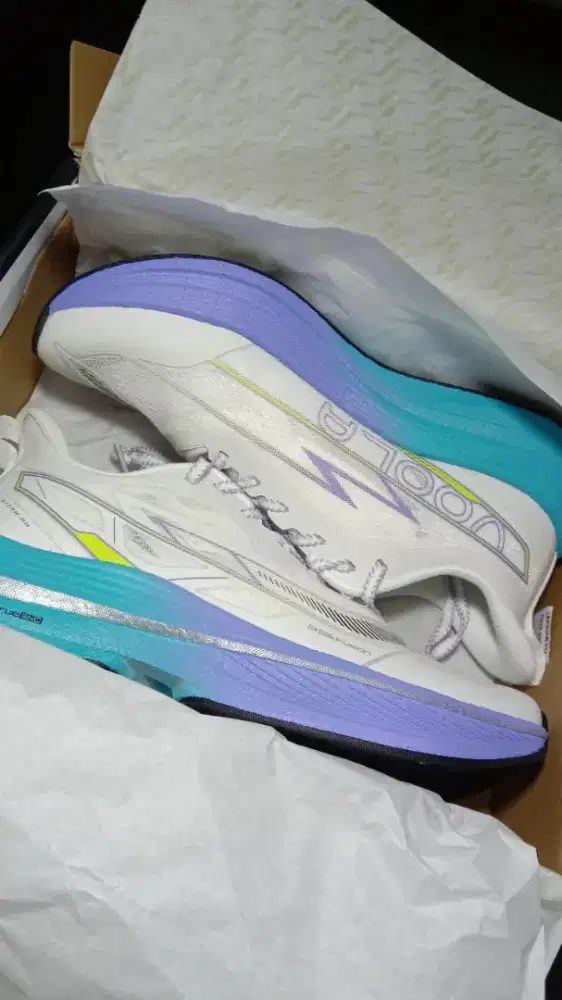 Sepatu lari Voola forzablast storm