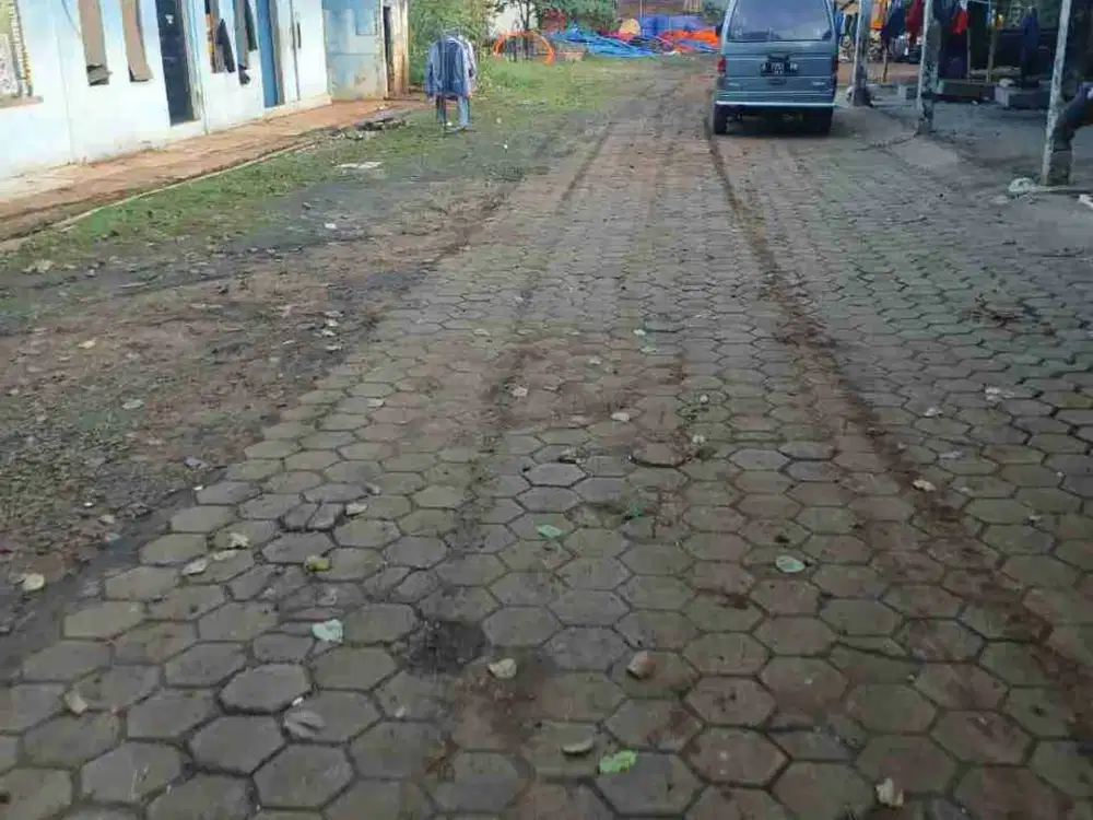 Disewakan Lahan Kosong Lokasi Strategis Siap Pakai Eks Bengkel Mobil Di Jatiasih. Kota Bekasi