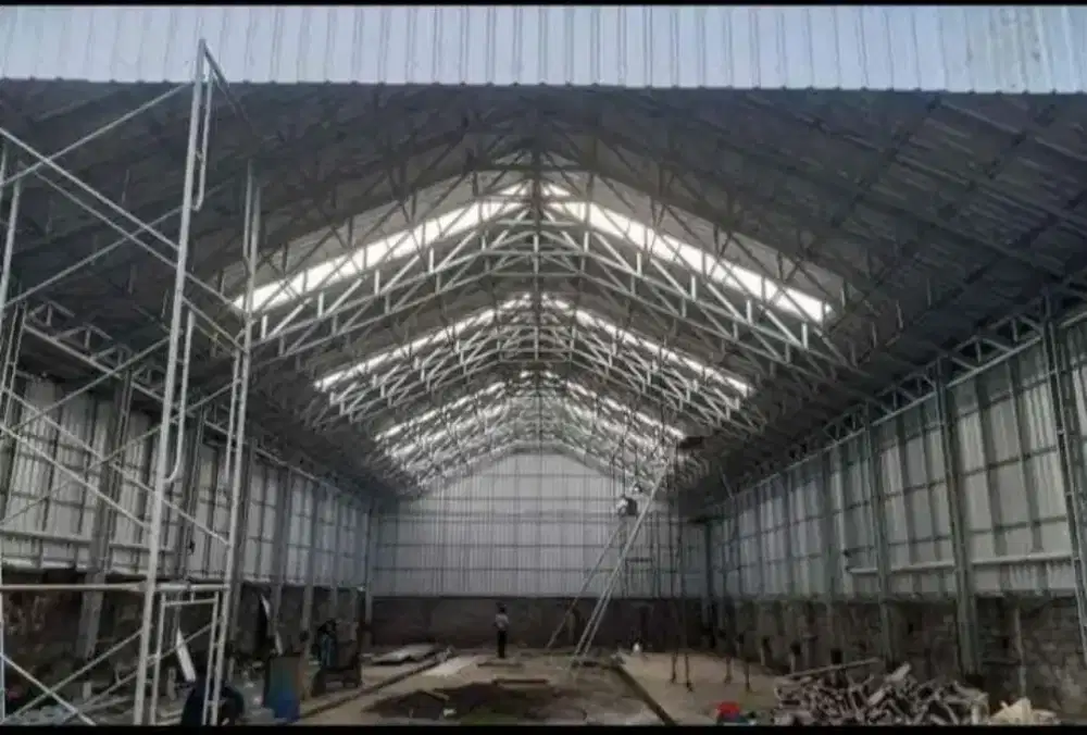 Buat Gudang dan Gedung dari Baja Ringan