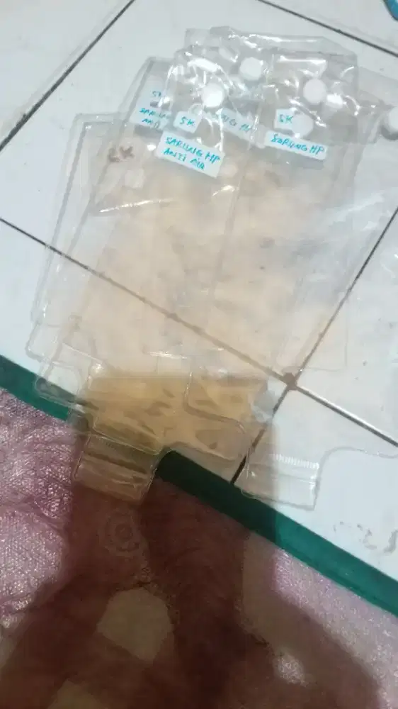 Sarung/ Cover HP anti air